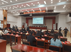 <b>针对企业遍及面对的AI若何贸易化、若何取财产高</b>